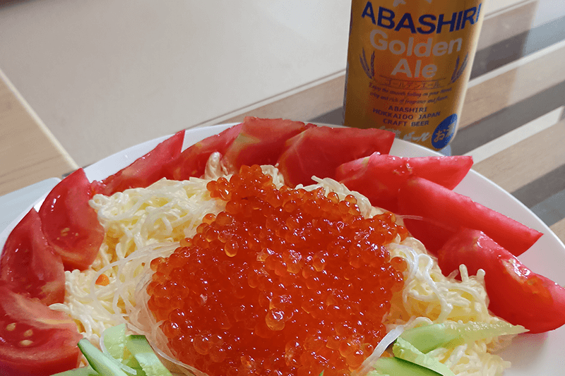 北海道産いくらがたっぷりのった冷やしサラダ